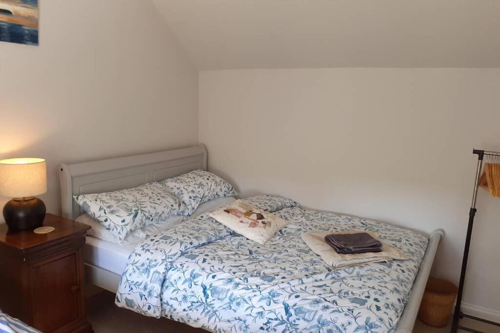 Characterful Cottage Adjacent To An Orchard Brockley エクステリア 写真