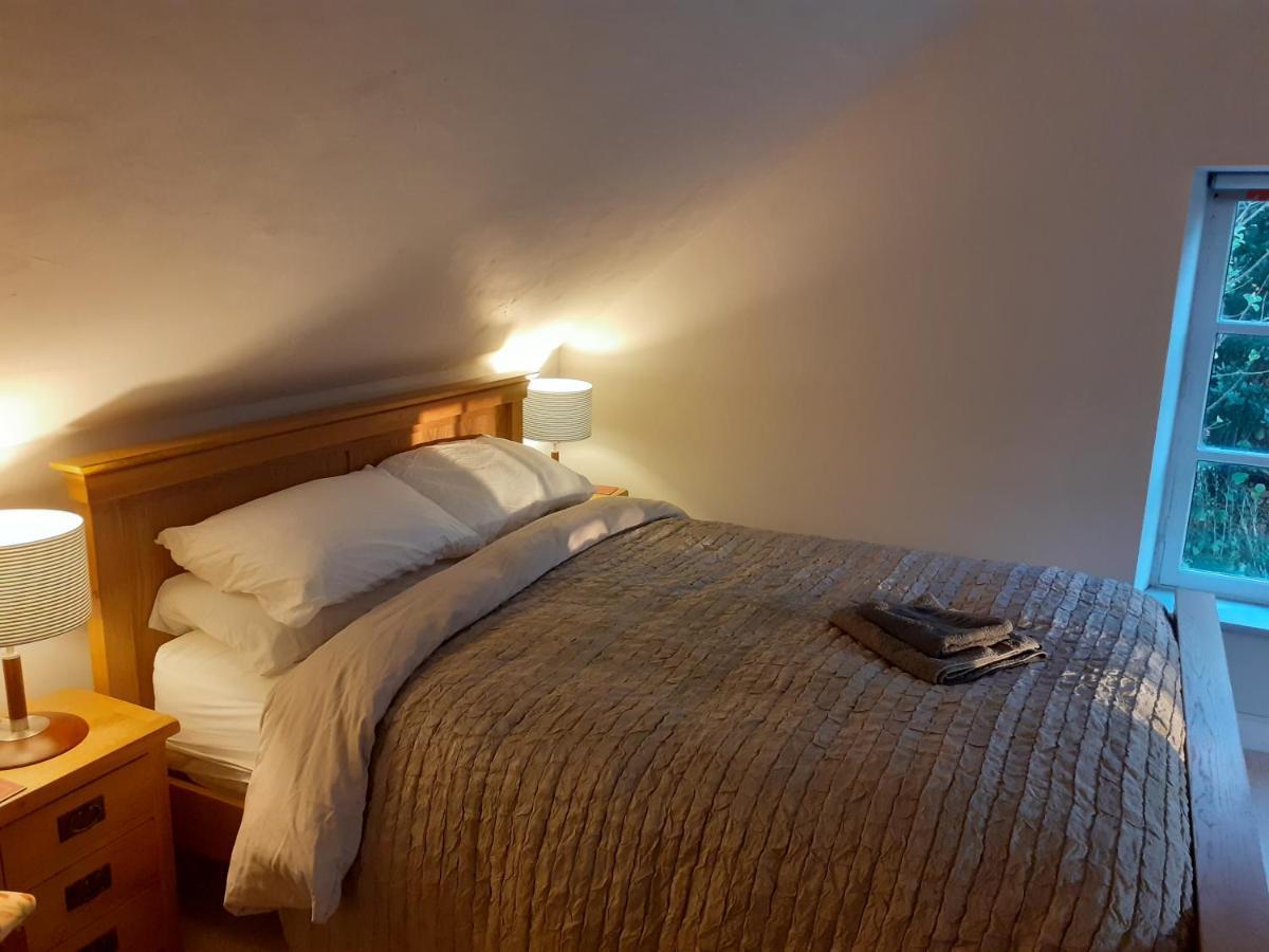 Characterful Cottage Adjacent To An Orchard Brockley エクステリア 写真